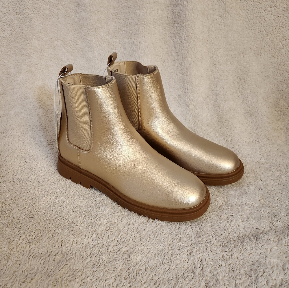 GAP Chelsea Boots - Picture 2 of 6